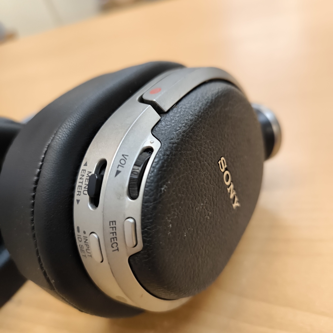 SONY(ソニー)のジャンク SONY ヘッドホン MDR-HW700DS スマホ/家電/カメラのオーディオ機器(ヘッドフォン/イヤフォン)の商品写真