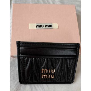 miu miu 黒 レザー カードケース(財布)