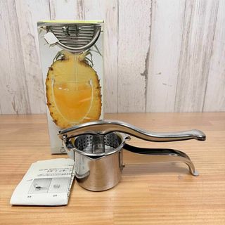 ステンレス ハンドジューサー 手動ジューサー 搾り器 フルーツ 野菜用 キッチン