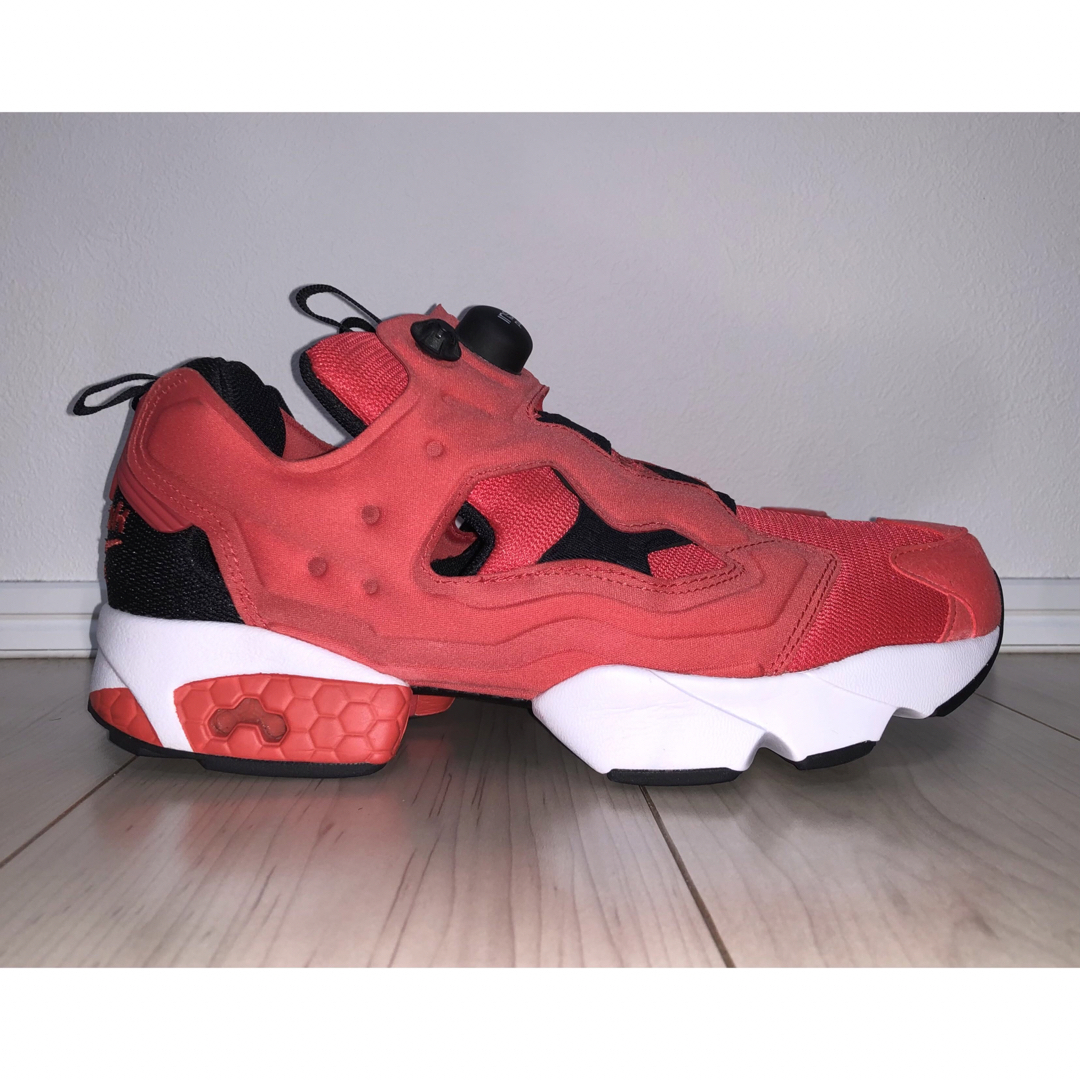 Reebok(リーボック)の27cm 良品 REEBOK INSTA PUMP FURY OG 赤 黒 白 メンズの靴/シューズ(スニーカー)の商品写真