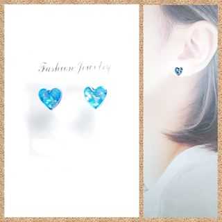 No.1512-A　樹脂ポストピアス⭐ちっちゃなハート型(ブルー)(ピアス)