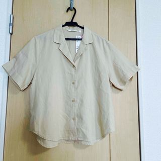 ユニクロ(UNIQLO)のユニクロ　シャツ(シャツ/ブラウス(半袖/袖なし))