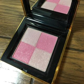 イヴサンローランボーテ(Yves Saint Laurent Beaute)の専用(チーク)