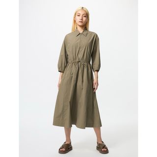 ユニクロ(UNIQLO)の【新品未使用】　UNIQLO  オリーブ　　　　　　ナイロンワンピース／7分袖(ひざ丈ワンピース)