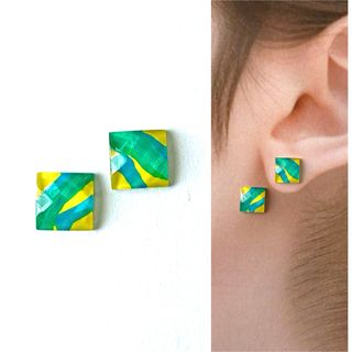 No.25ハンドメイドピアス　イヤリング　レジン　ノンホール　黄色　幾何学模様(ピアス)