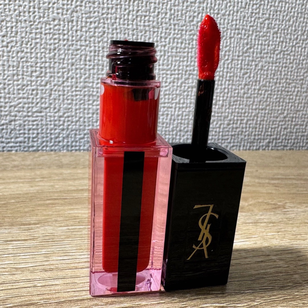 Yves Saint Laurent(イヴサンローラン)の使用済 YSL ルージュピュールクチュールヴェルニウォーターステイン602 コスメ/美容のベースメイク/化粧品(口紅)の商品写真