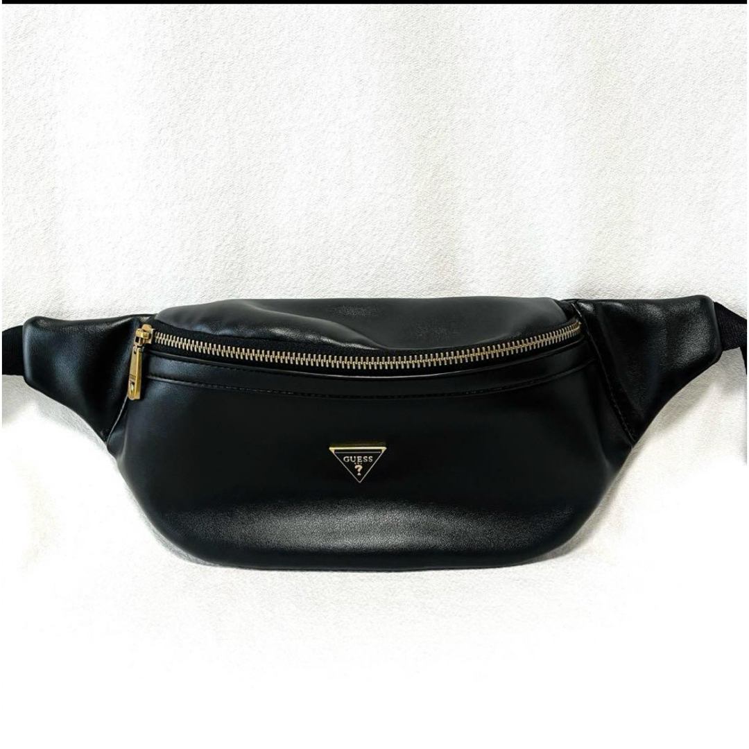 GUESS(ゲス)のゲス　ボディバッグ　ブラック　guess 合成皮革 メンズのバッグ(ボディーバッグ)の商品写真