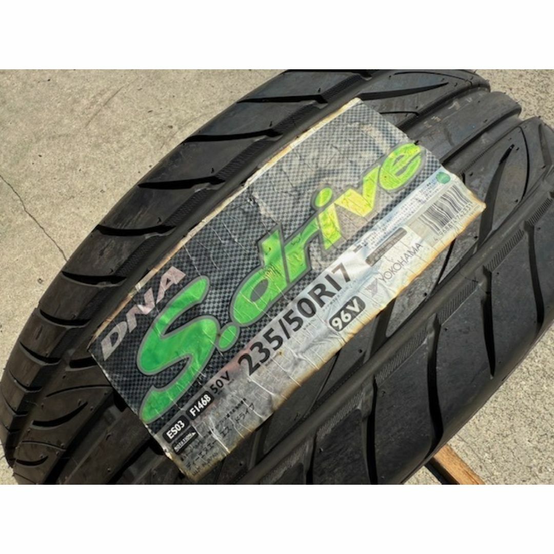 新品1本のみ ヨコハマ DNA Sドライブ 235/50R17 2010年製 自動車/バイクの自動車(タイヤ)の商品写真