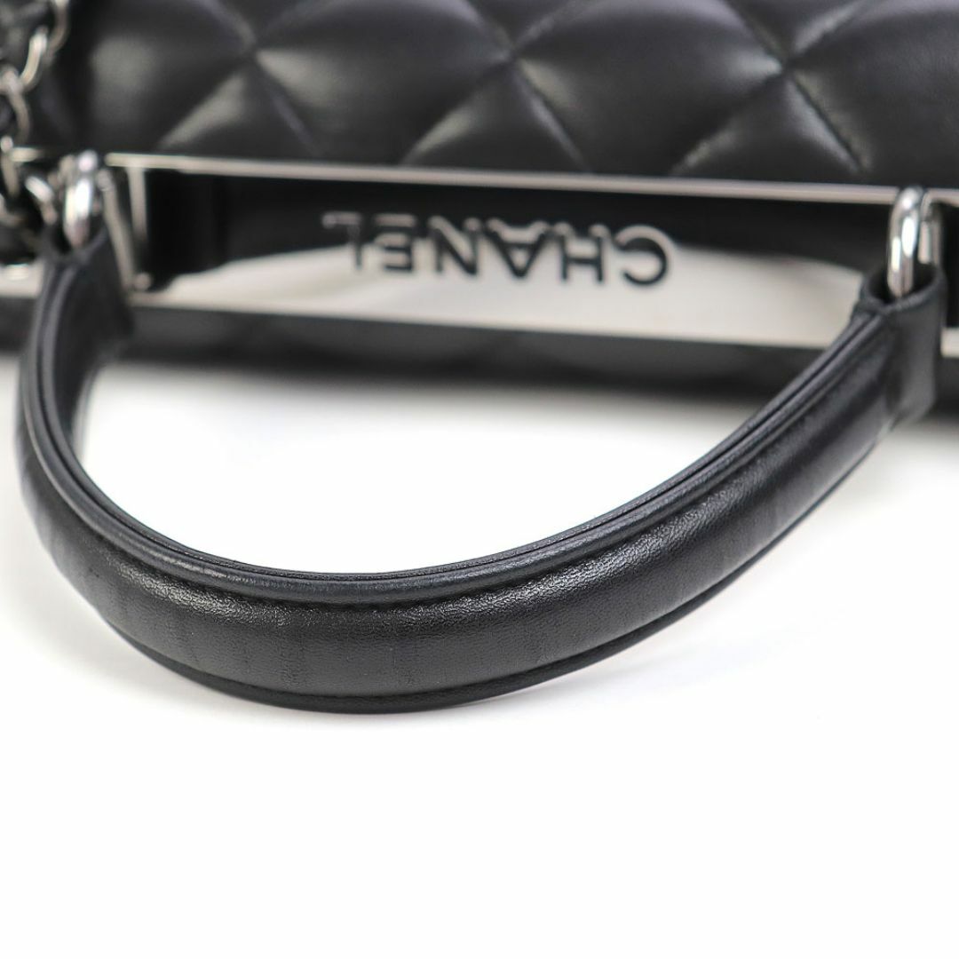 CHANEL(シャネル)のシャネル 【CHANEL】トレンディCCトップハンドル ラムスキン ブラック 2WAY チェーンショルダー ハンドバッグ ココマーク ツイストロック レザー #23 A69923 TRENDY CC TOP HANDLE FLAP BAG【Bランク】【中古】 レディースのバッグ(ハンドバッグ)の商品写真