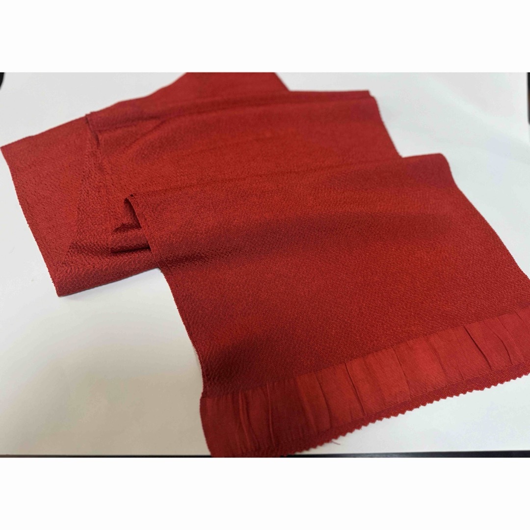 新品　帯揚げ　正絹　ちりめん　赤　濃い赤① 無地　振袖　成人式 レディースの水着/浴衣(和装小物)の商品写真