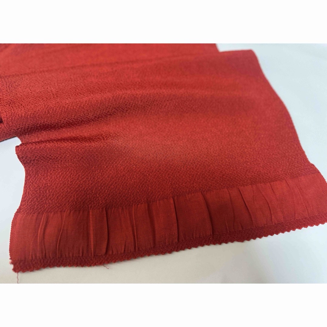 新品　帯揚げ　正絹　ちりめん　赤　濃い赤① 無地　振袖　成人式 レディースの水着/浴衣(和装小物)の商品写真