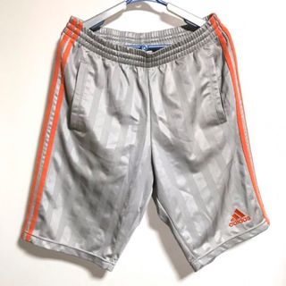 adidas ハーフパンツ（グレー×オレンジ）