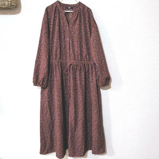 ユニクロ(UNIQLO)のユニクロ　花柄　ワンピース(ロングワンピース/マキシワンピース)