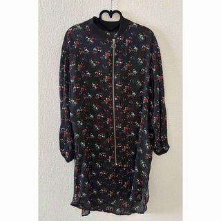 花柄ジップアップ 膝丈アウター 新品 ブラックMサイズ(その他)