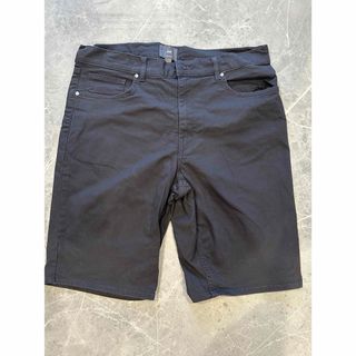 エイチアンドエム(H&M)の【即納】H&M エイチアンドエム ブラック スリムフィット 33/30サイズ(ショートパンツ)