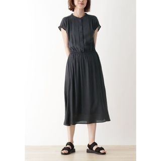 ドレスキップ(DRESKIP)の【新品タグ付き】DRESKIP バンドカラーフレアーワンピース（ダークグレーM）(ロングワンピース/マキシワンピース)