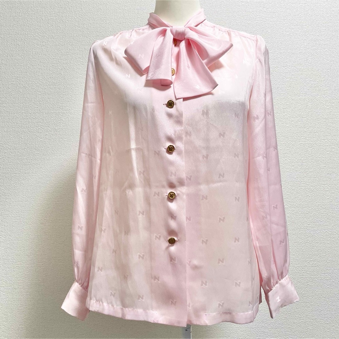 NINA RICCI(ニナリッチ)のNINA RICCIニナリッチ ボウタイ リボン ブラウス ピンク ヴィンテージ レディースのトップス(シャツ/ブラウス(長袖/七分))の商品写真