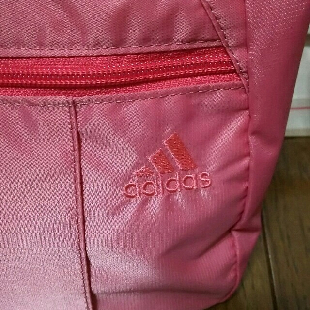 adidas(アディダス)のアディダス バック レディースのバッグ(ショルダーバッグ)の商品写真