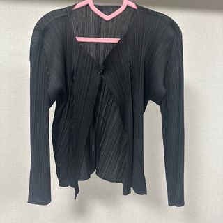 PLEATS PLEASE ISSEY MIYAKE