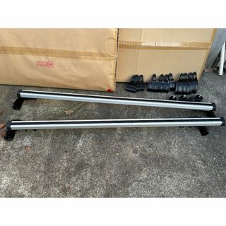 汎用ルーフキャリア（ベースキャリア）　バーの長さ：122cm(車外アクセサリ)
