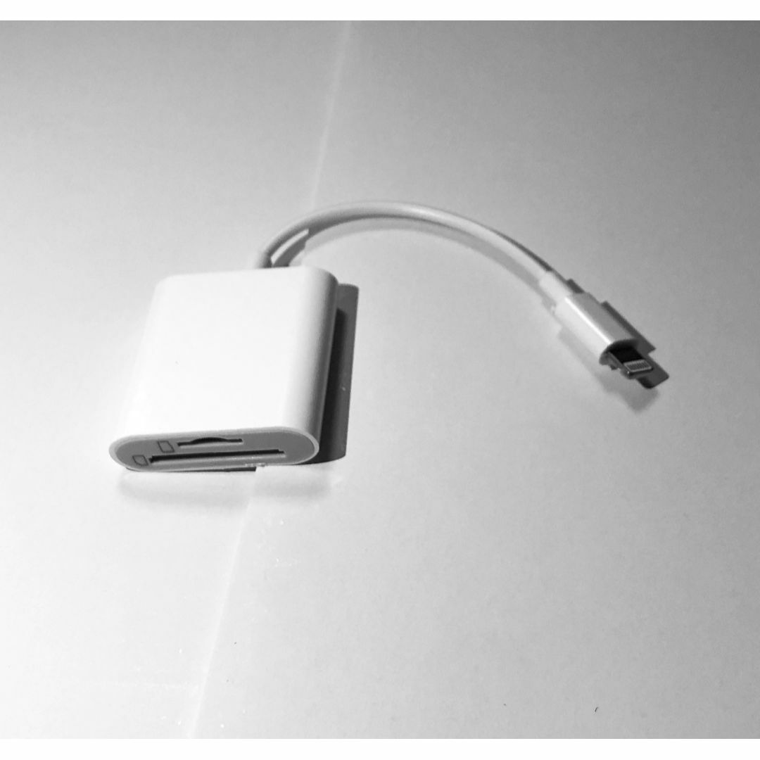 SDカードリーダー iPhone iPad データ転送 写真 ライトニング スマホ/家電/カメラのPC/タブレット(PC周辺機器)の商品写真