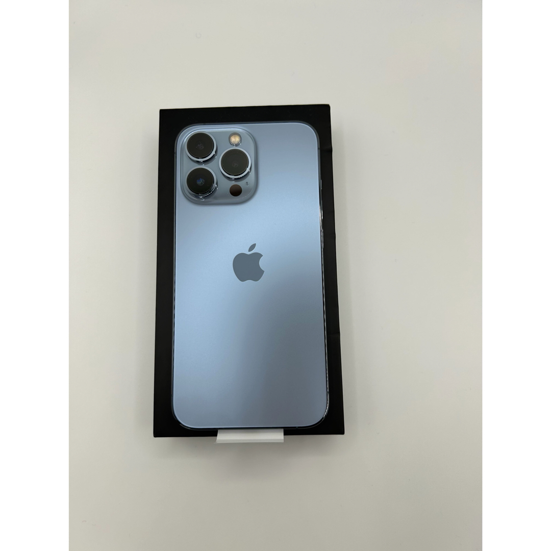 iPhone(アイフォーン)の【新品未使用】iPhone 13 Pro 256GB シエラブルー スマホ/家電/カメラのスマートフォン/携帯電話(スマートフォン本体)の商品写真