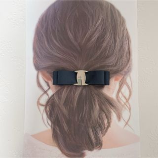 【バックル付リボンバレッタ】ヘアアクセサリー　ハンドメイド　結婚式　お呼ばれ(バレッタ/ヘアクリップ)