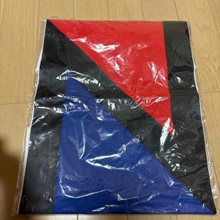AAA - Nissy バックハグならぬバッグキス!?Tシャツ