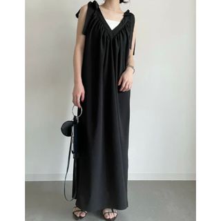新品未使用クレープ肩リボンワンピースブラック(ロングワンピース/マキシワンピース)