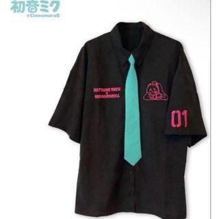 初音ミク と シナモロール　黒　ネクタイ付 シャツ　サブカル　地雷　3L(シャツ/ブラウス(半袖/袖なし))