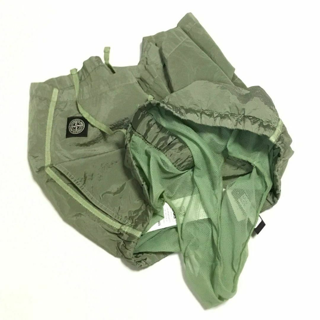 STONE ISLAND(ストーンアイランド)のSTONE ISLAND SWIM SHORTS　カーキ　L　新品　ショーツ メンズのパンツ(ショートパンツ)の商品写真