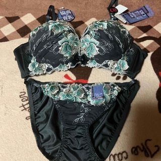 C85    ショーツ L L    大きめ　グリーン系　セクシー　新品未使用(ブラ&ショーツセット)