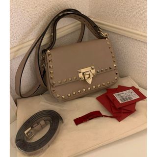 バレンティノ(VALENTINO)のヴァレンティノ VALENTINO ロックスタッズ スモール ハンドバッグ(ハンドバッグ)