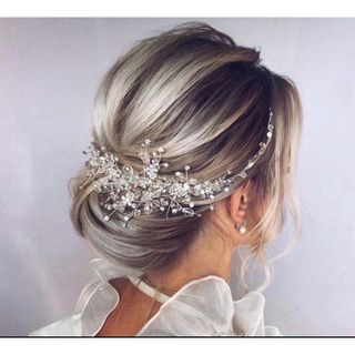 ビーズとクリスタルのヘアアクセサリー
