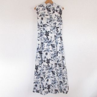 アンドクチュール(And Couture)の美品 AND COUTURE アンドクチュール フラワープリント バックレースアップ ノースリーブ ロングワンピース 38 ブラック系 レディース 古着 中古 USED(ロングワンピース/マキシワンピース)