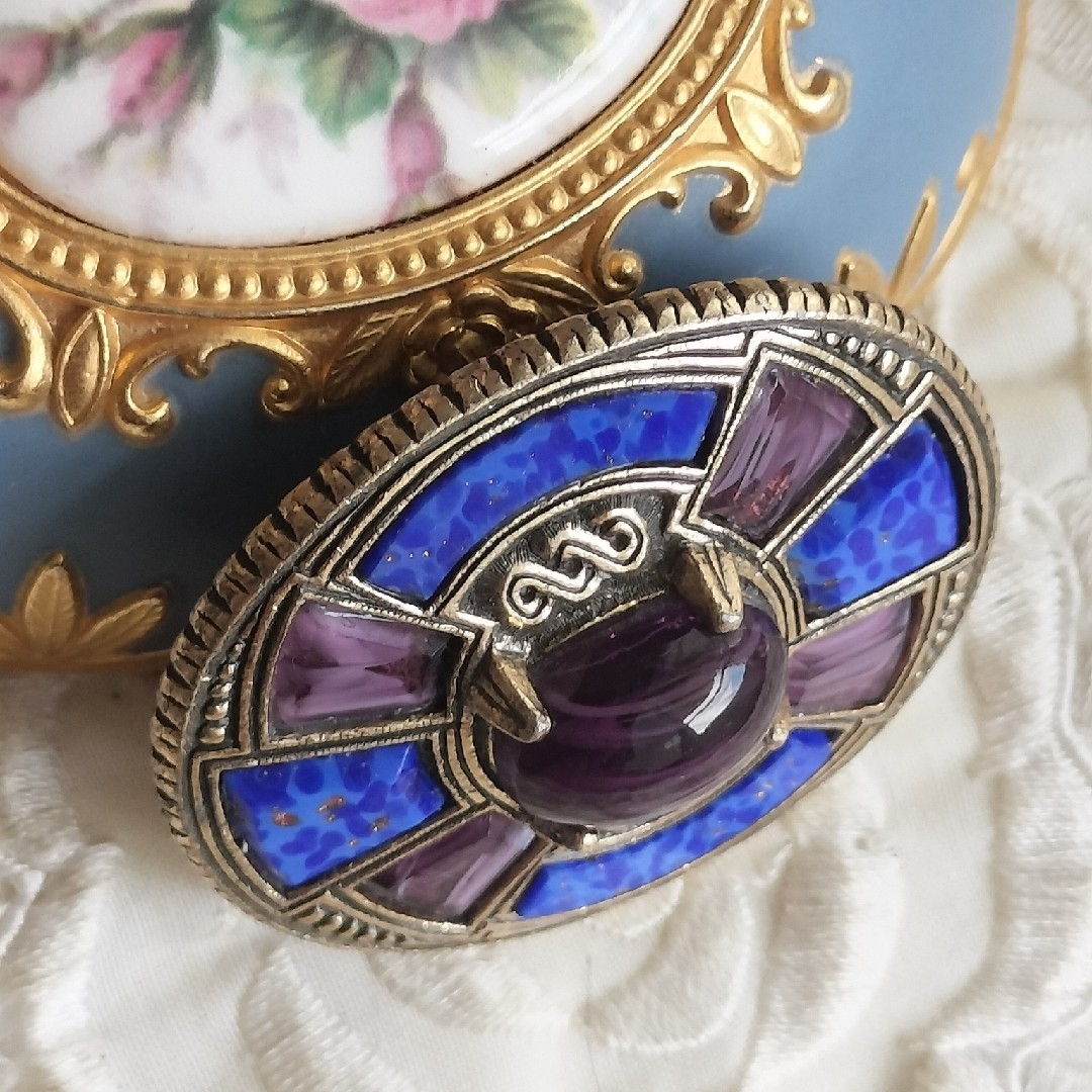 MIRACLE パープル ギブレガラス ブローチ 英国ヴィンテージ レディースのアクセサリー(ブローチ/コサージュ)の商品写真