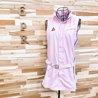 ルコックスポルティフゴルフ(le coq sportif golf)の【ルコックスポルティフ】アーチ ロゴ ジップアップ ゴルフ ワンピースM ピンク(ウエア)