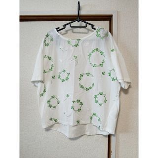 デザインティーシャツストアグラニフ(Design Tshirts Store graniph)の美品♥　　異素材　刺繍入トップス　F(Tシャツ(半袖/袖なし))