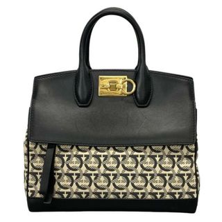 サルヴァトーレフェラガモ(Salvatore Ferragamo)のFERRAGAMO/SalvatoreFerragamo(サルバトーレフェラガモ) ハンドバッグ スタジオバッグスモール アイボリー×黒 レザー(ハンドバッグ)