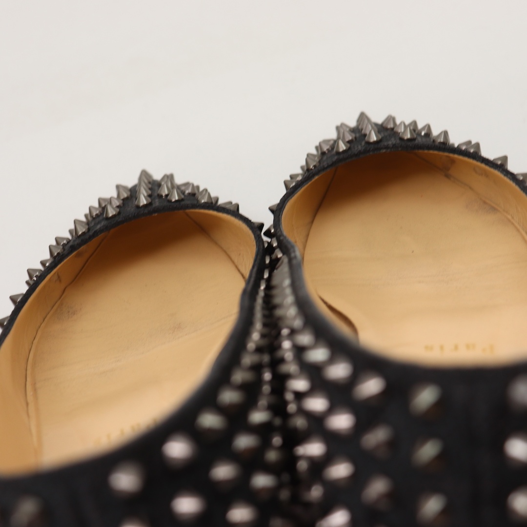 Christian Louboutin(クリスチャンルブタン)のIT3HG6176A00 Christian Louboutin クリスチャンルブタン スタッズ ポインテッドトゥ フラットシューズ パンプス ブラック サイズ 38.5 レディースの靴/シューズ(バレエシューズ)の商品写真