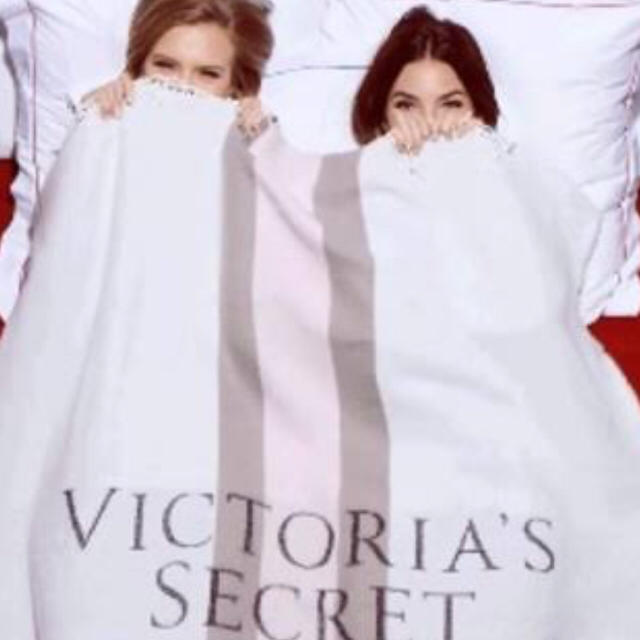 Victoria's Secret(ヴィクトリアズシークレット)のVictoria's Secret Branket キッズ/ベビー/マタニティのこども用ファッション小物(おくるみ/ブランケット)の商品写真