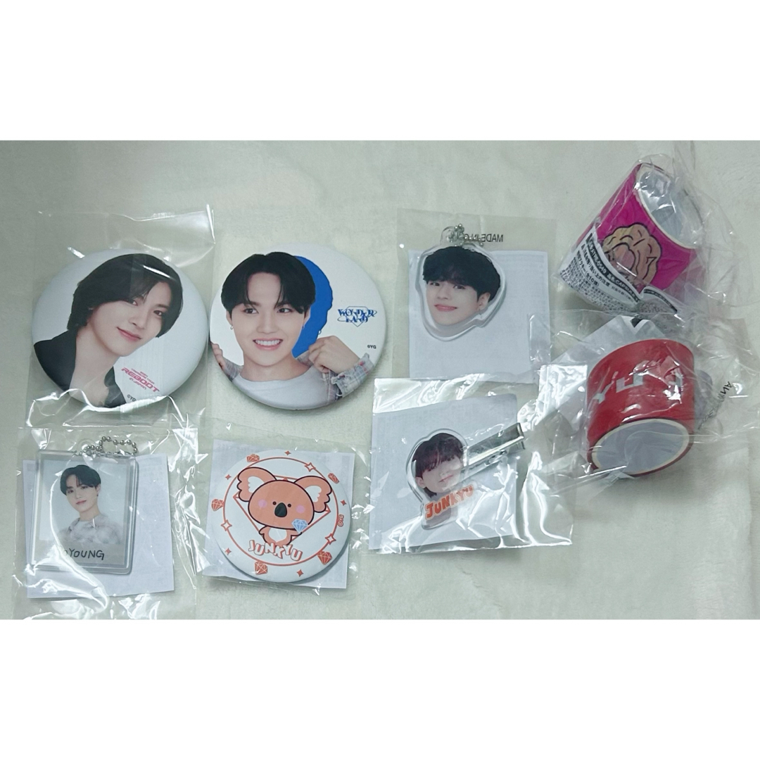 treasure トレカ 顔アクキー 缶バッジ セット エンタメ/ホビーのタレントグッズ(アイドルグッズ)の商品写真