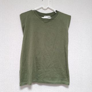 ザラ(ZARA)のZARA☆肩パット付きノースリーブカットソー・タンク(カットソー(半袖/袖なし))