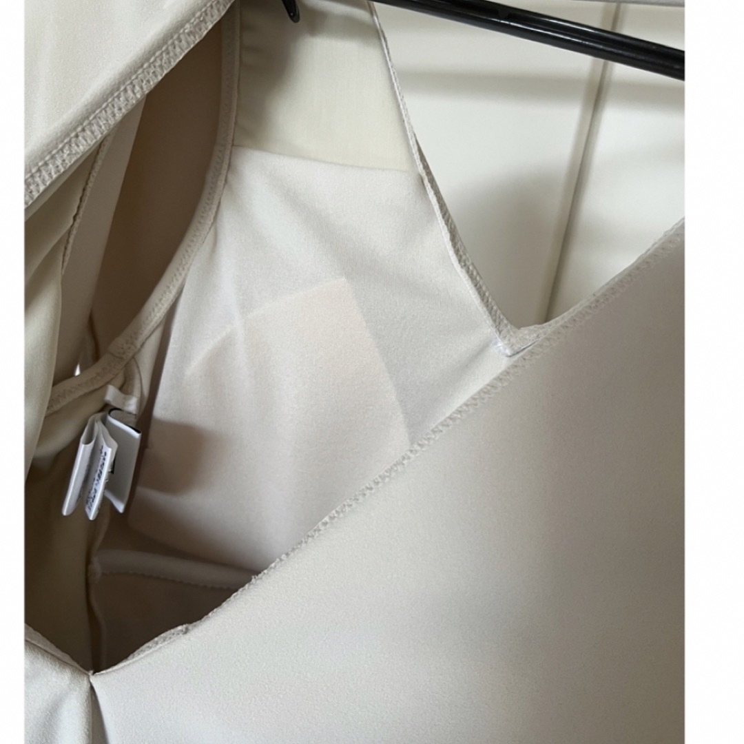 RIM.ARK(リムアーク)のリムアーク　V neck short all in one ベージュ　36  レディースの水着/浴衣(水着)の商品写真