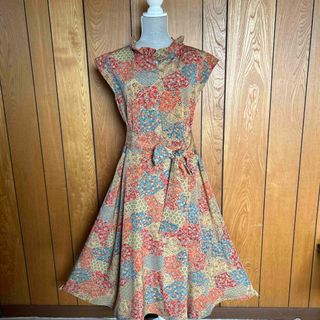 着物リメイク　正絹　パッチワーク風柄　フリルスタンドワンピース　ハンドメイド(ロングワンピース/マキシワンピース)