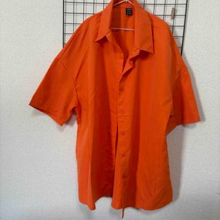シーイン(SHEIN)のSHEIN オレンジ　シャツ(シャツ/ブラウス(半袖/袖なし))