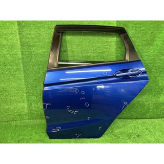 ホンダ(ホンダ)のフィット GK4 左リアドア 13G Fパッケージ 4WD アサヒ M2L3 67550-T5A-N00ZZ B593M(車種別パーツ)
