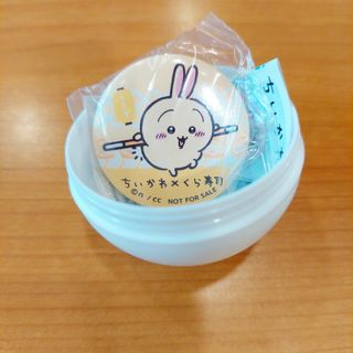 ちいかわ　くら寿司　缶バッジ　うさぎ　ビッくらポン　未開封