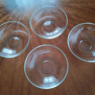 おまけつき　昭和レトロ　シンプルな透明の鉢4客　サラダなど(食器)