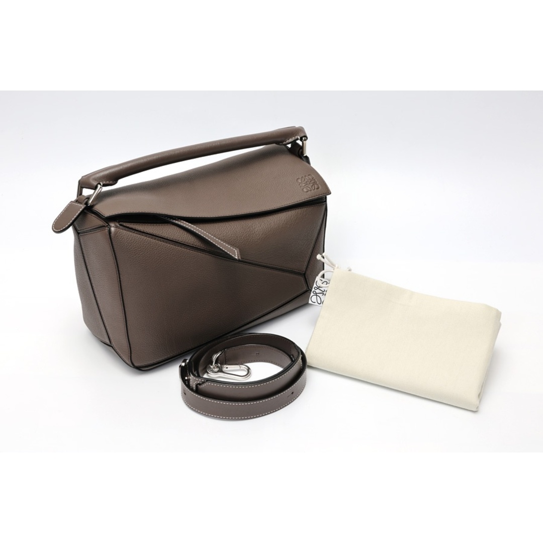 LOEWE(ロエベ)のロエベ / LOEWE　パズルバッグ ミディアム　32212KBS20　ソフトグレインカーフ　ダークブラウン 【中古】 商品番号 S-158723 レディースのバッグ(スーツケース/キャリーバッグ)の商品写真